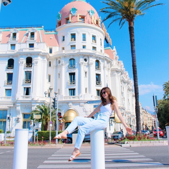 Meet your Posher, Allison - Picture 2 of 3